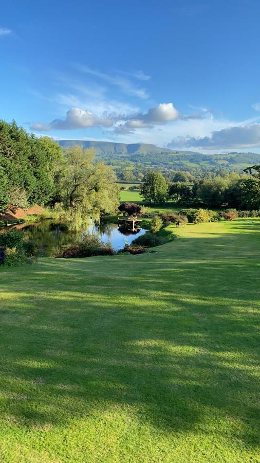 Cwmbach Lodge Luxury B&B Glasbury 外观 照片