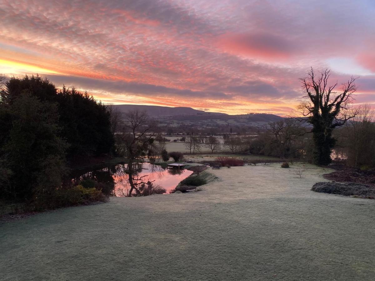 Cwmbach Lodge Luxury B&B Glasbury 外观 照片